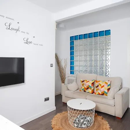 Acogedor Piso Con Balcon