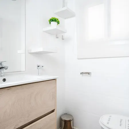 Acogedor Piso Con Balcon * Seville