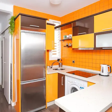 Acogedor Piso Con Balcon Apartment