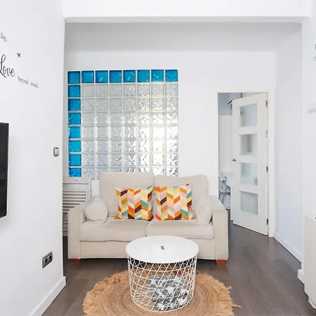Acogedor Piso Con Balcon *